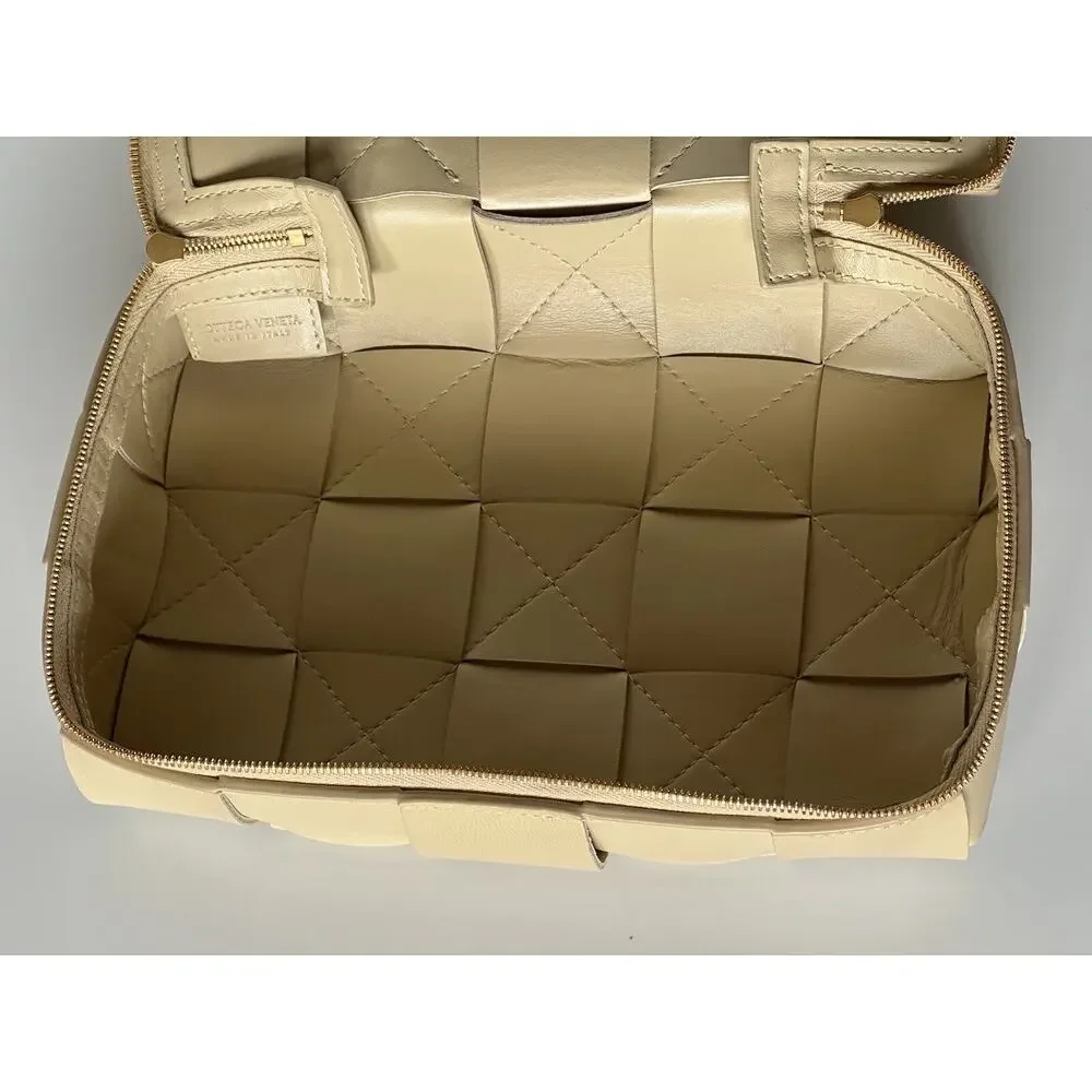 NWT $1250 Bottega Veneta Intrecciato Leather Travel Case Multitan 680212